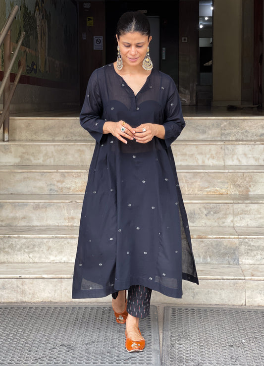 Handwoven Jamdani  Muslin Kalidar Kurta With Lining