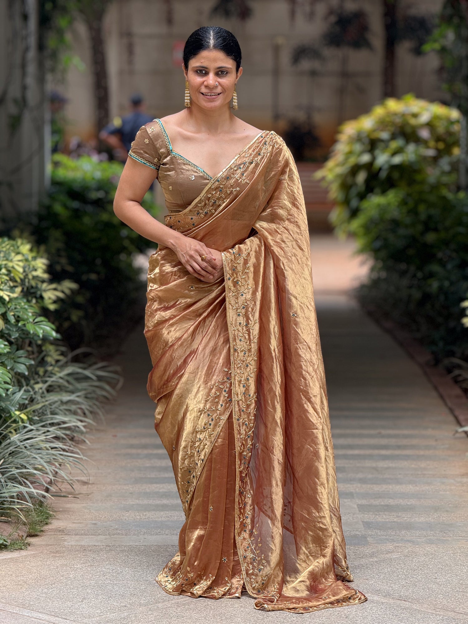 Zardozi & Beads Hand Embroidered Handloom Tissue Silk Saree.