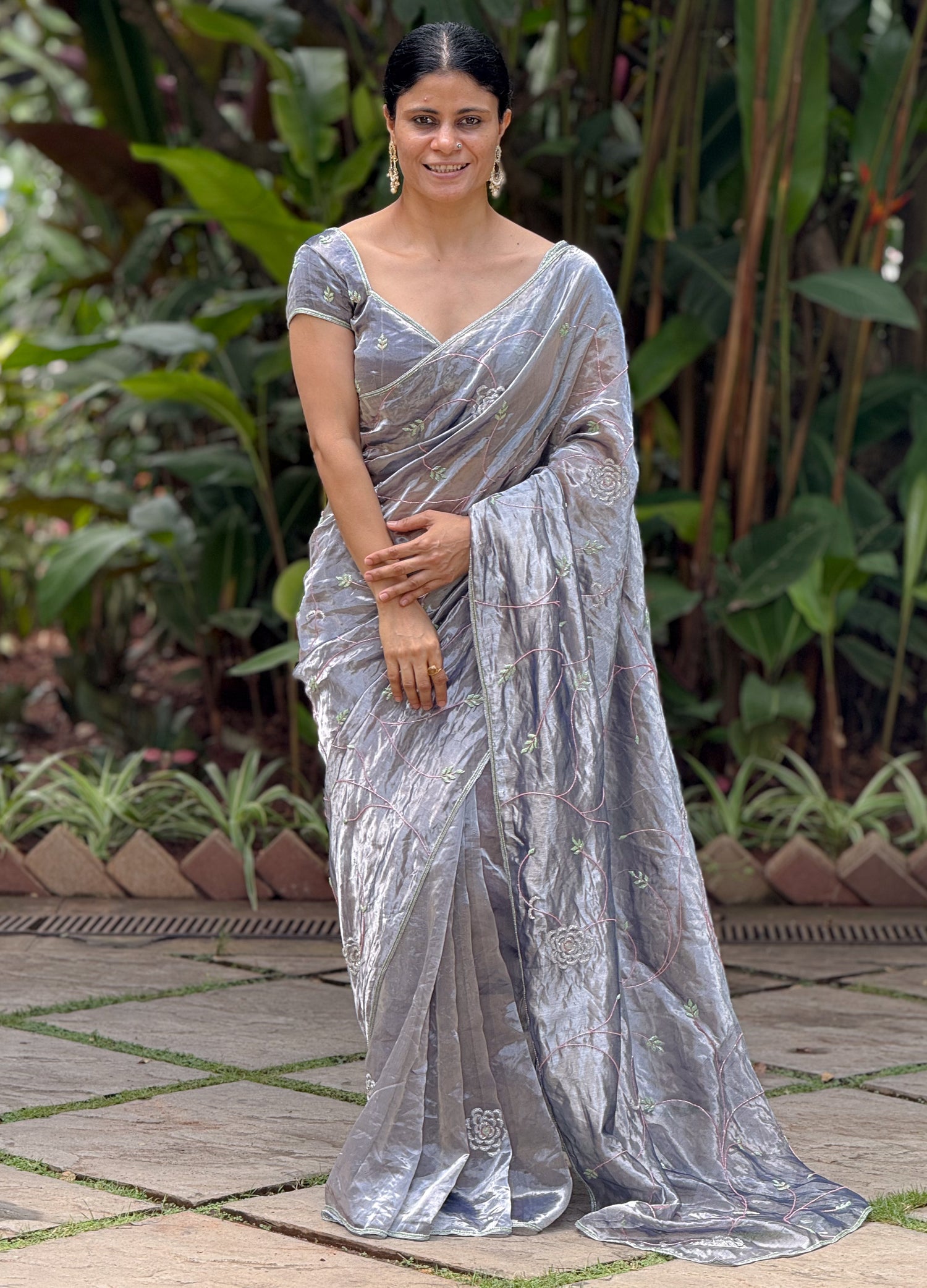 Zardozi & Beads Hand Embroidered Handloom Tissue Silk Saree.