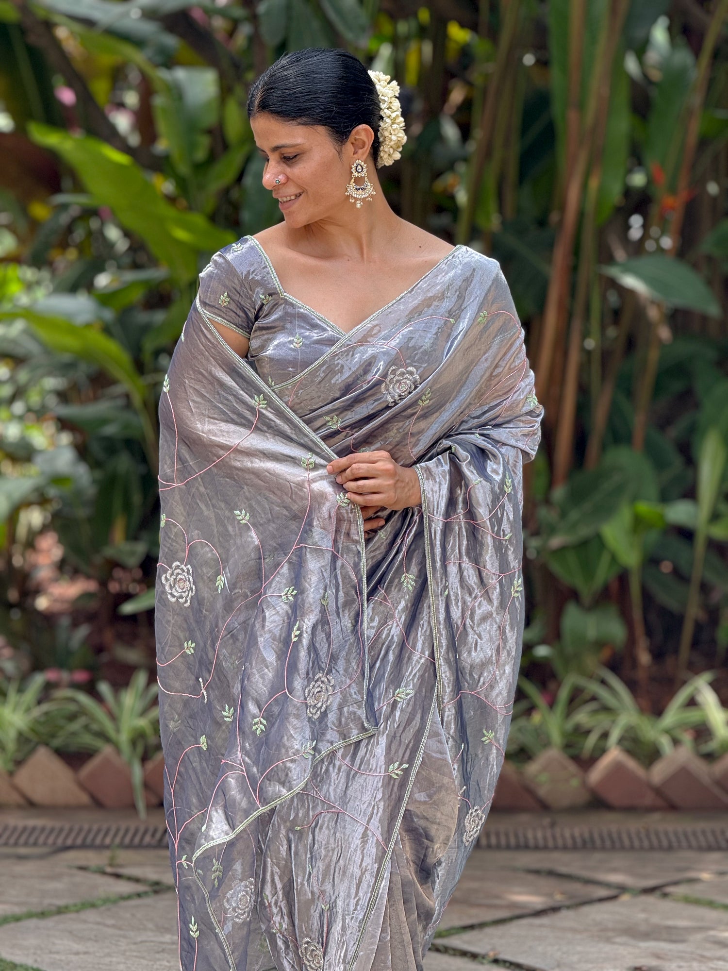 Zardozi & Beads Hand Embroidered Handloom Tissue Silk Saree.