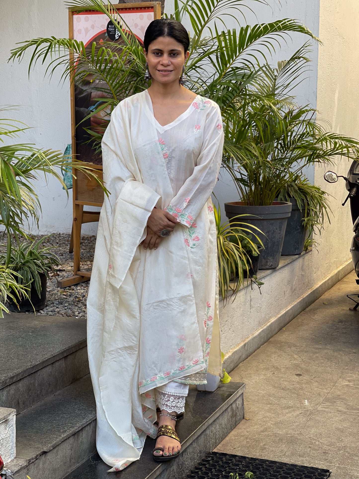 Hand Embroidered  Chikankari  Tussar silk Kurta With  Dupatta