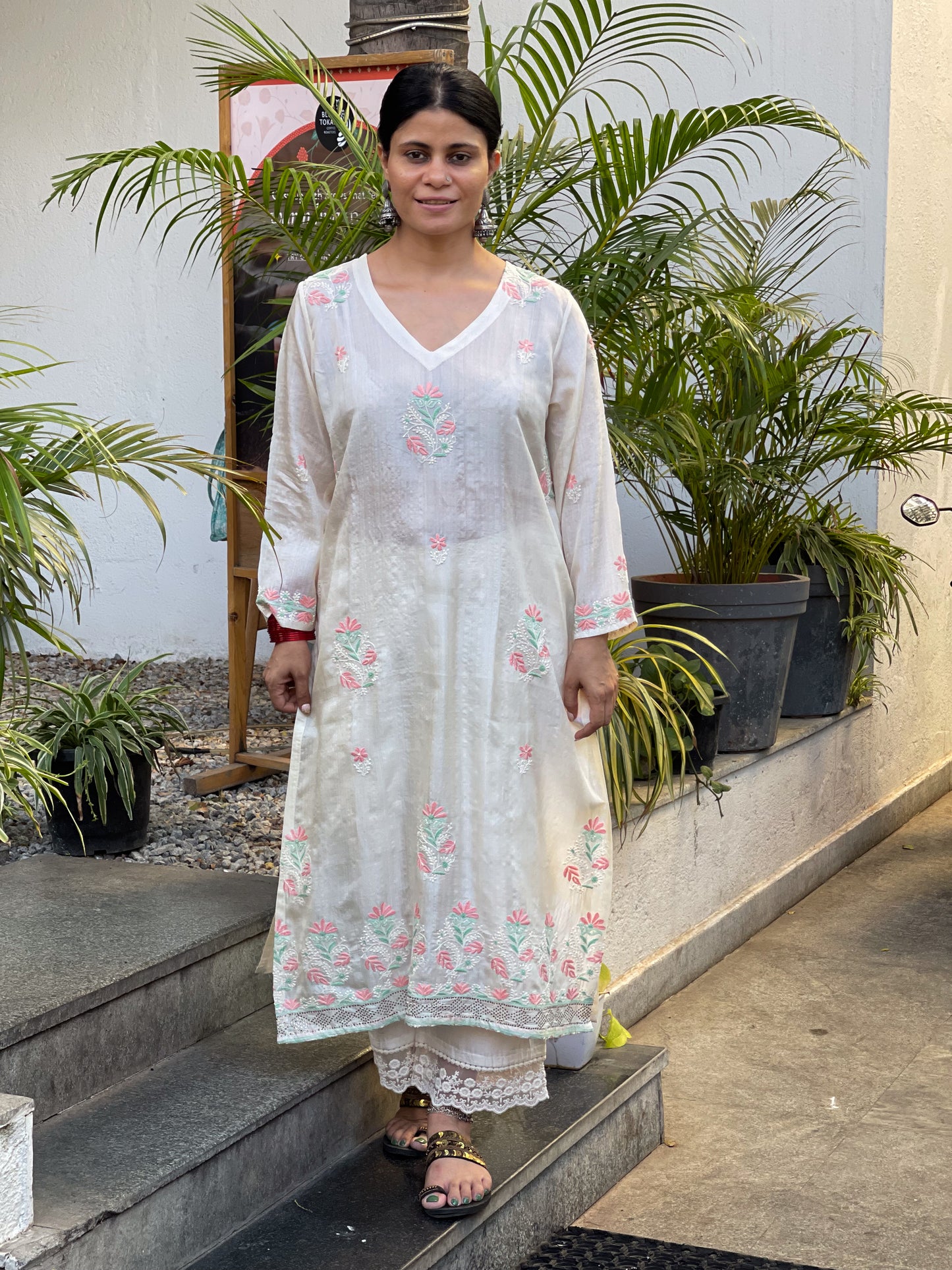 Hand Embroidered  Chikankari  Tussar silk Kurta With  Dupatta