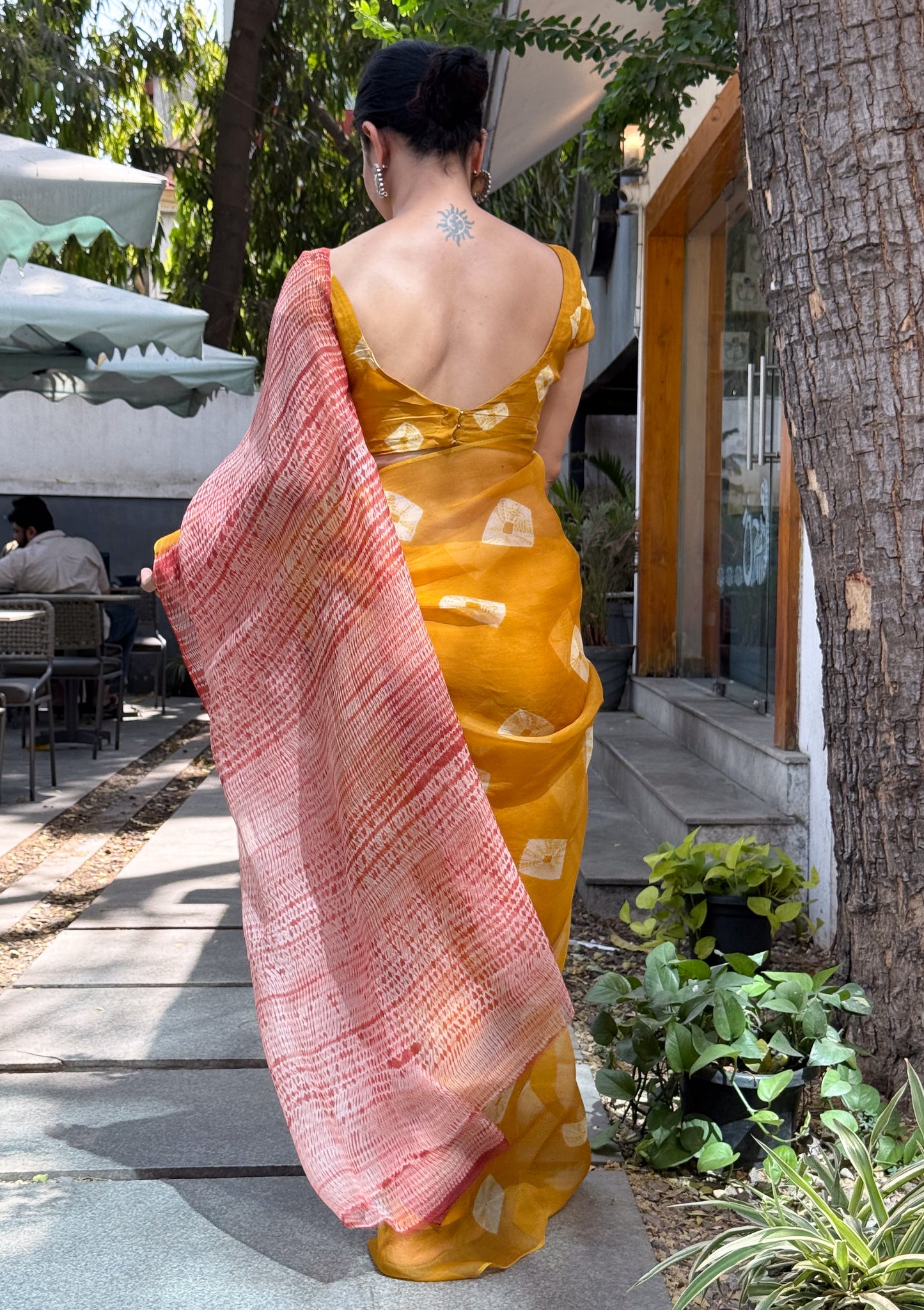 Handloom Organza Silk Saree in Handmade Shibori In Natural Dyed.