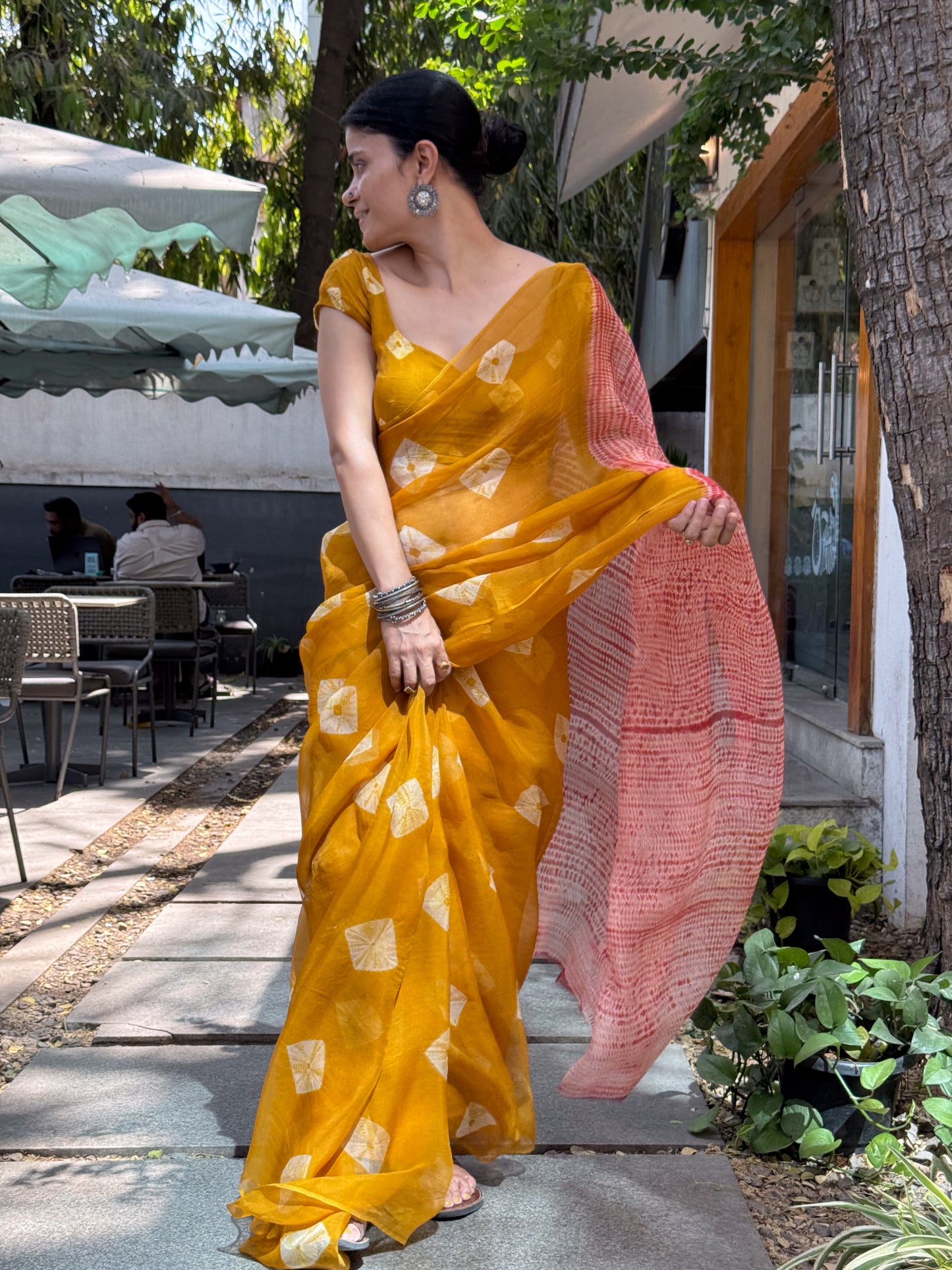 Handloom Organza Silk Saree in Handmade Shibori In Natural Dyed.