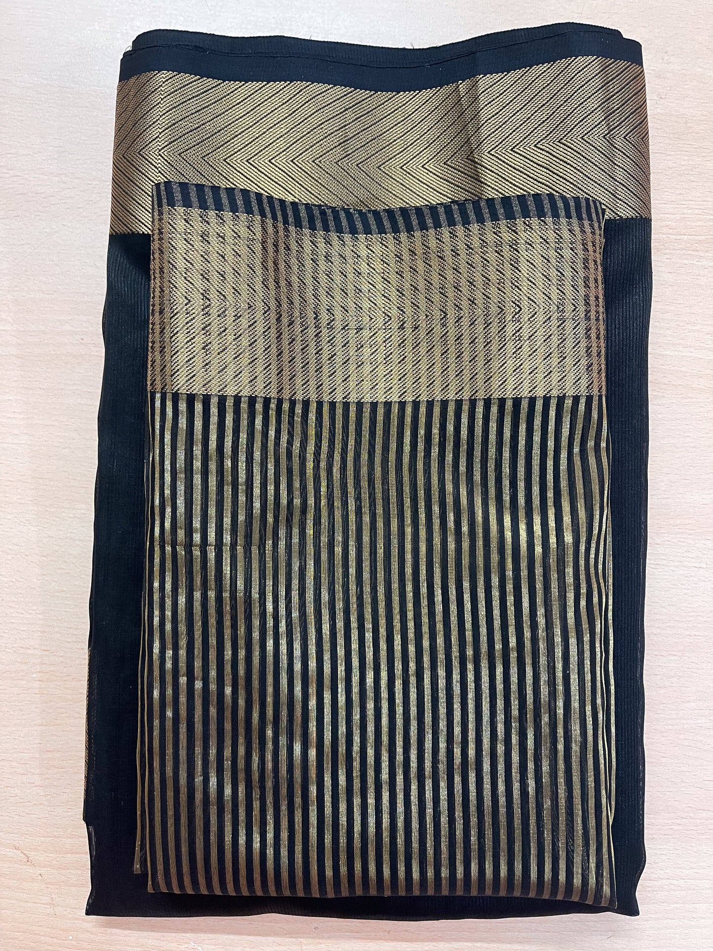 Handloom Maheshwari Resham Silk Saree .