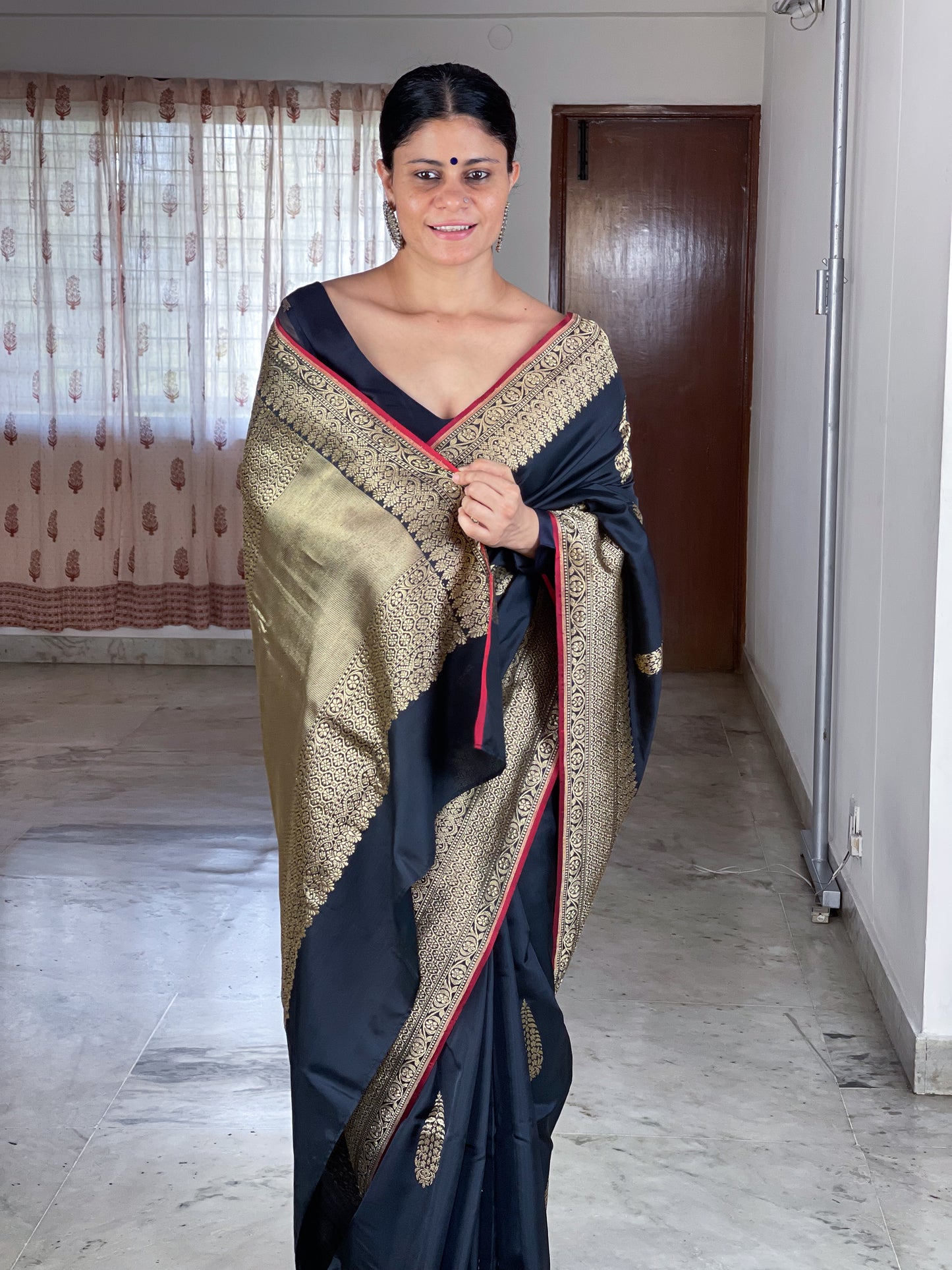 Black Colour Handwoven Kadwa Katan Silk Banarasi Saree