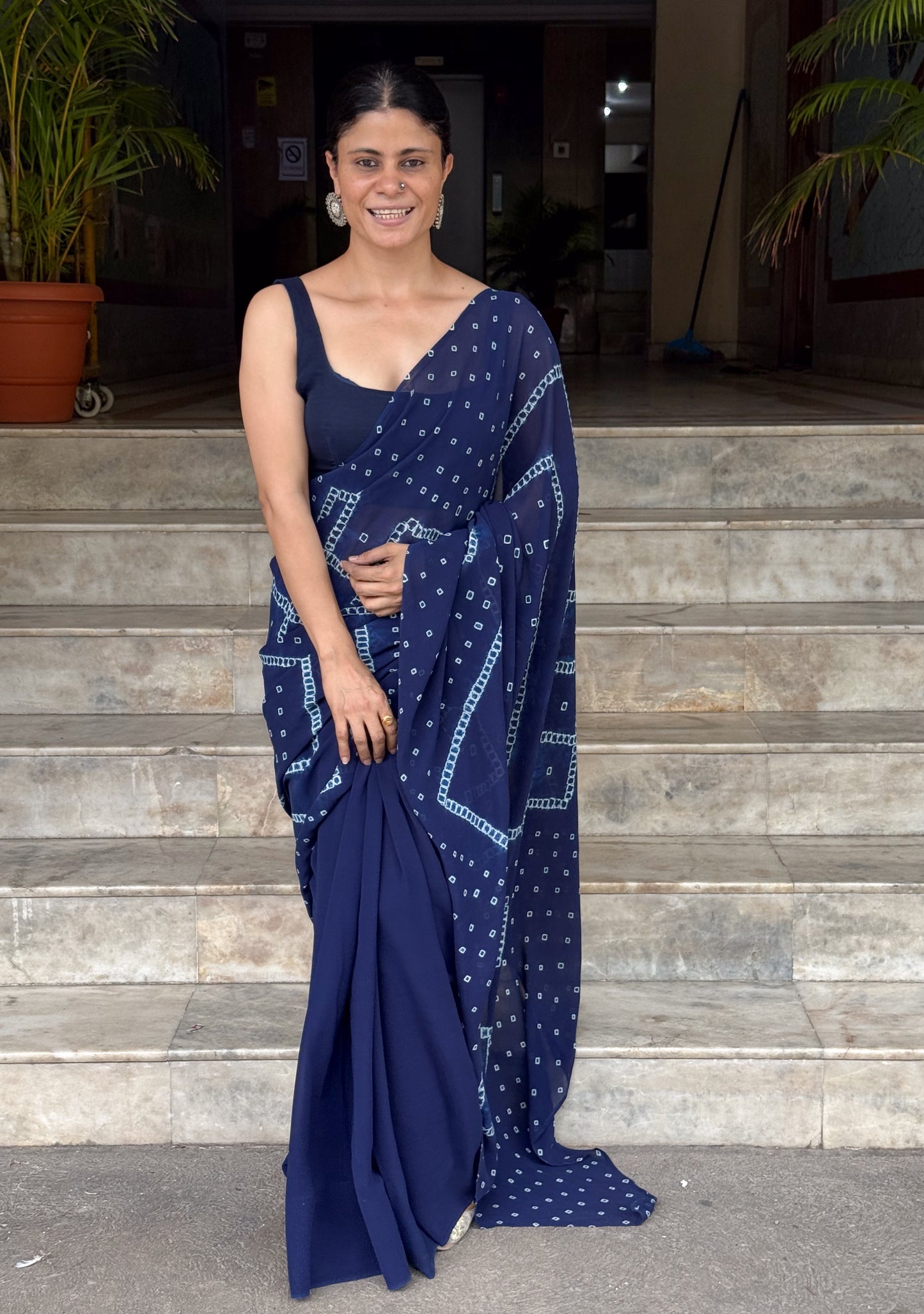 Handloom Georgette Silk Saree in Handmade Diamond Shibori In Natural Dyed.