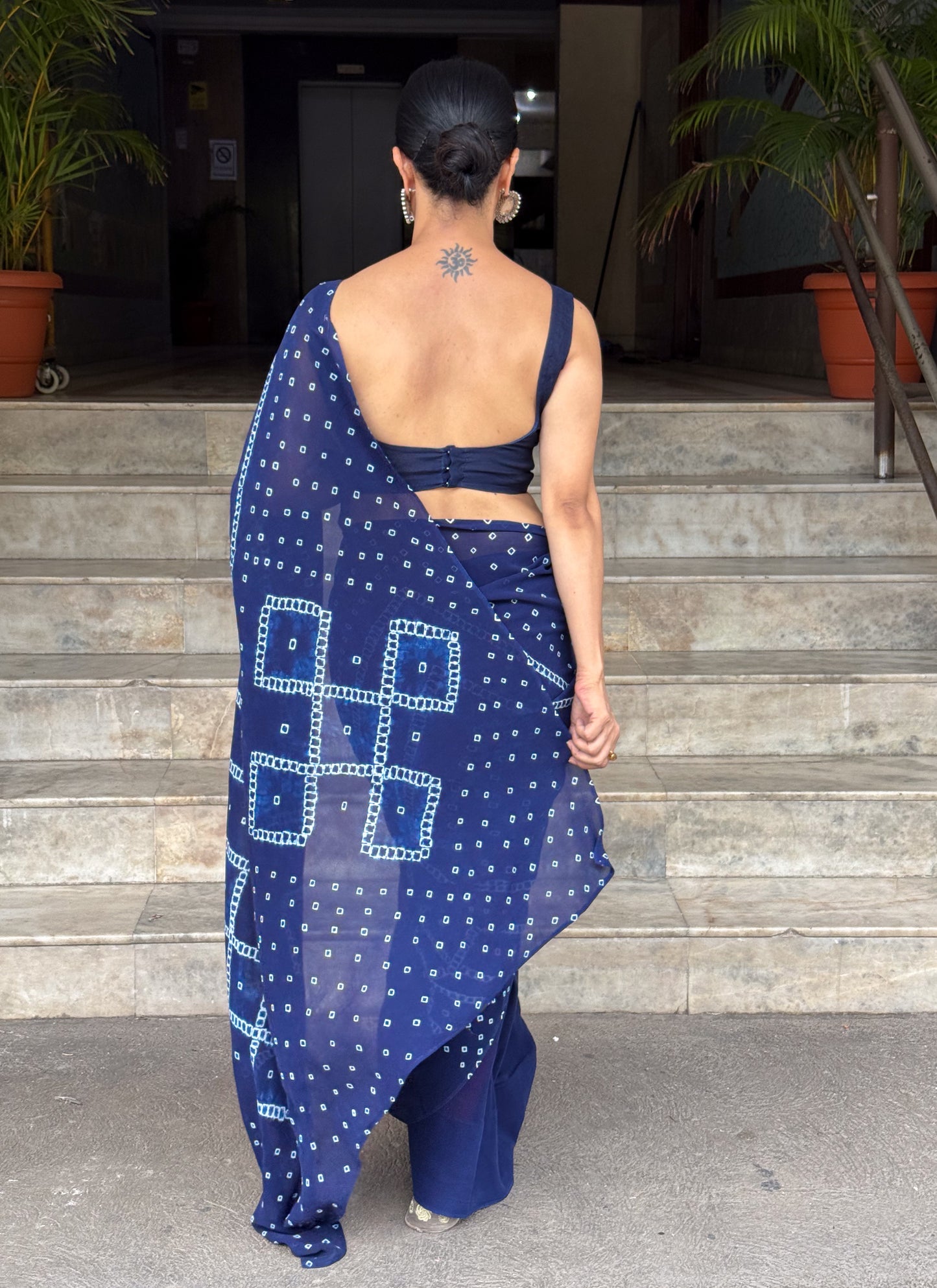 Handloom Georgette Silk Saree in Handmade Diamond Shibori In Natural Dyed.
