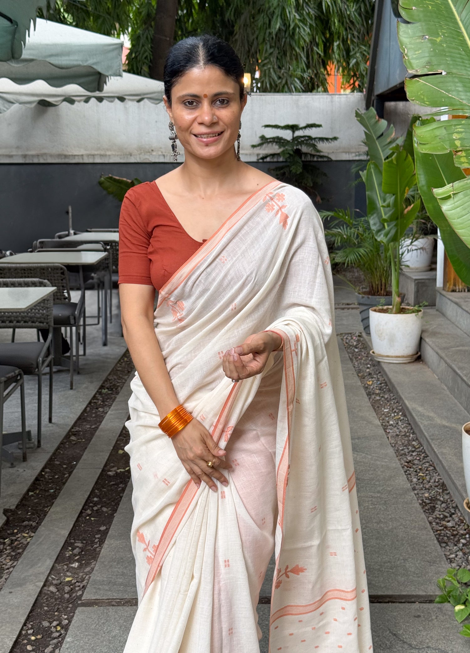 Handloom Mulmul Cotton Jamdani Saree.