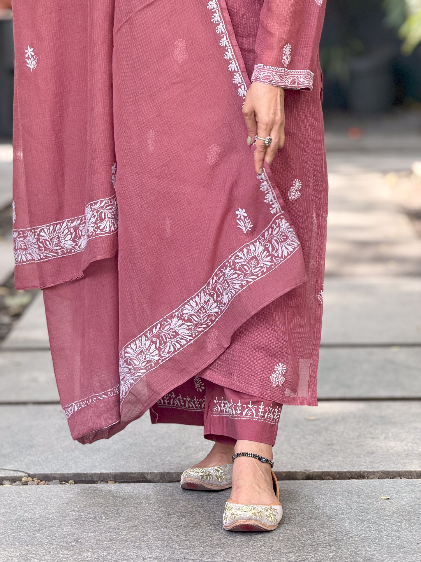 Handembroidered Chikankari Kota Doria dupatta