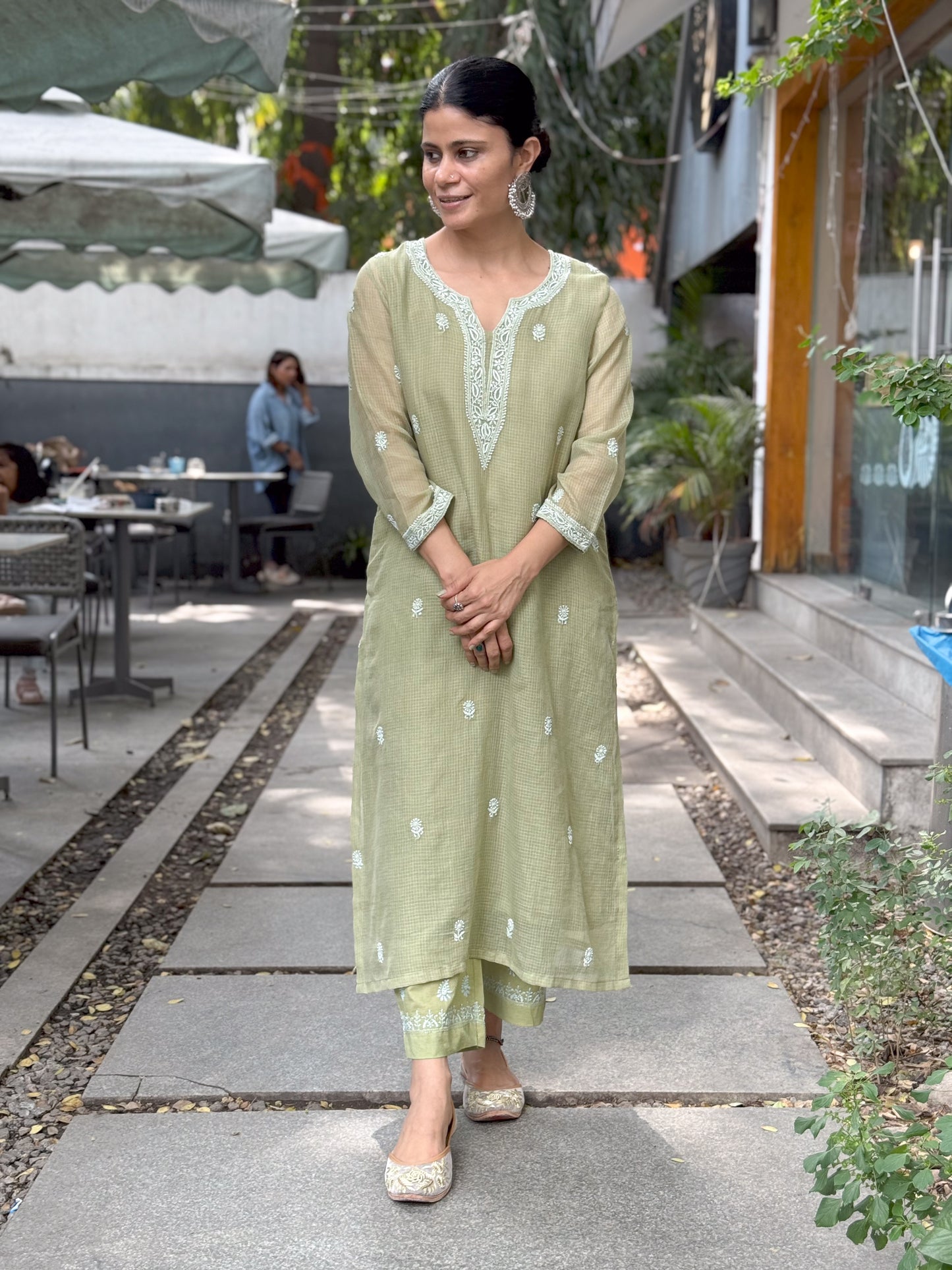 Handembroidered Chikankari cotton pant