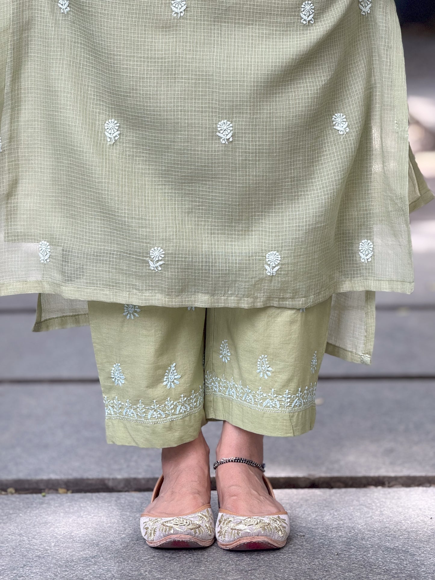 Handembroidered Chikankari cotton pant
