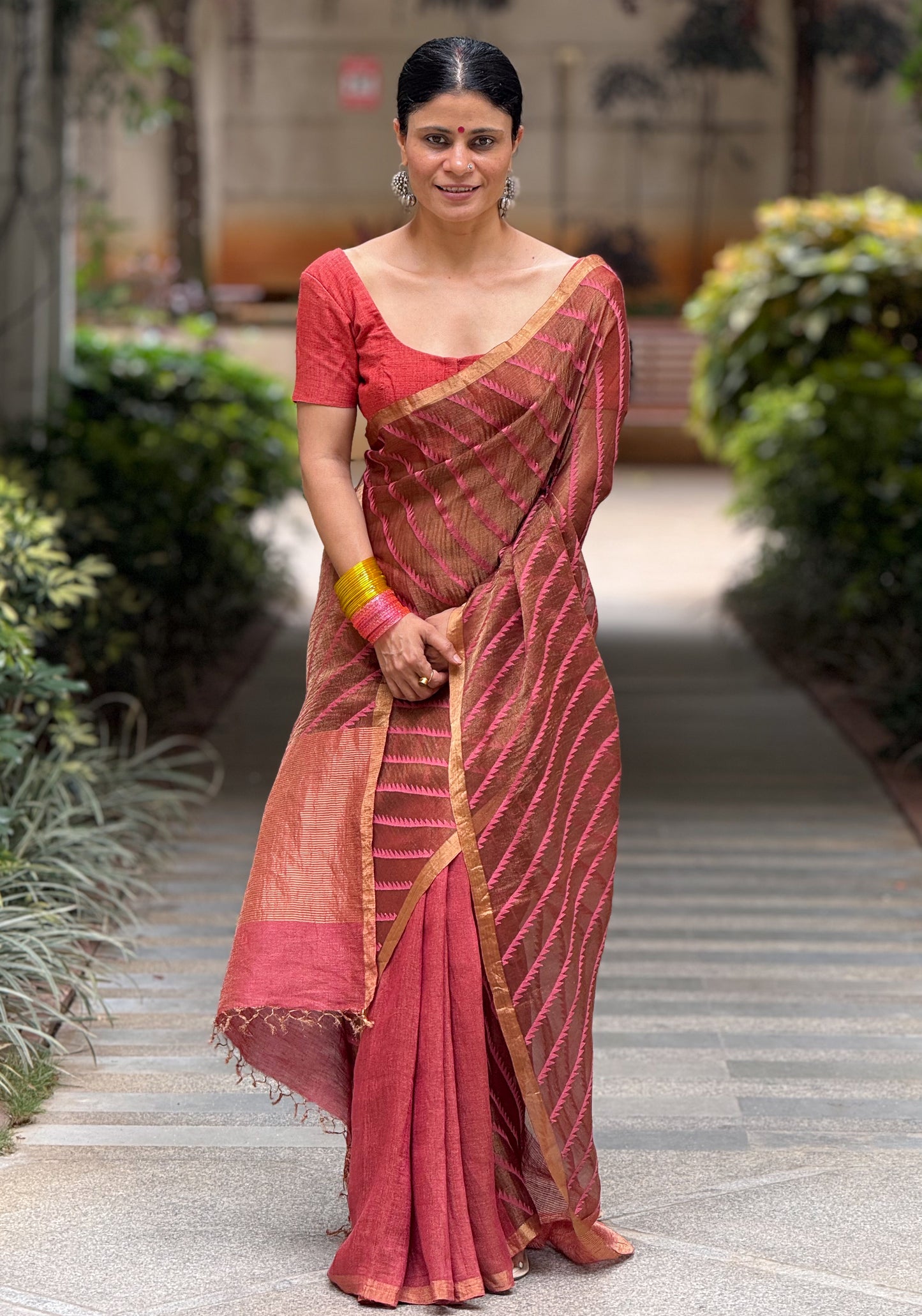 Handloom Linen Silk Metallic Saree With Woven Motifs In Tissue Silk Pallu.