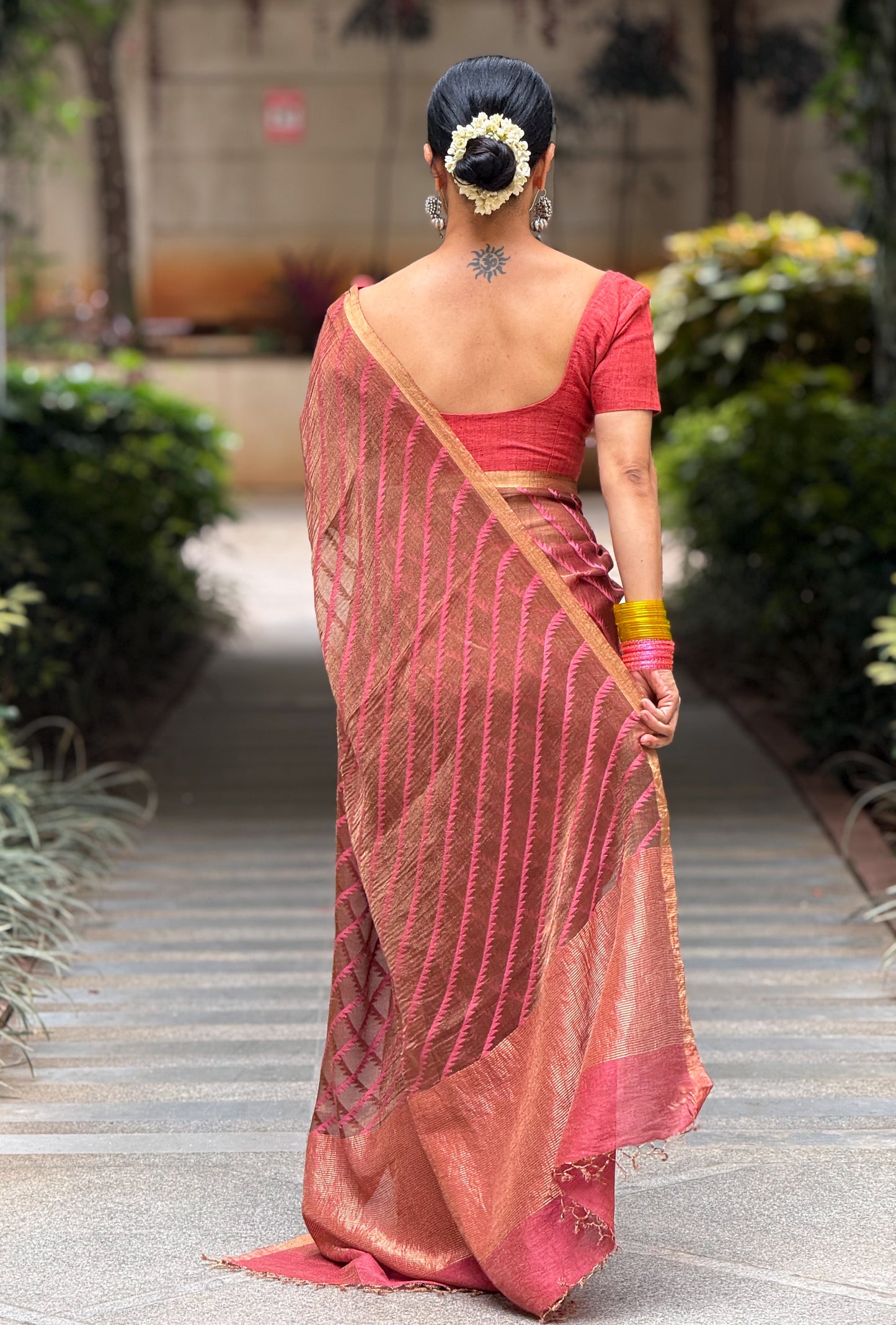Handloom Linen Silk Metallic Saree With Woven Motifs In Tissue Silk Pallu.