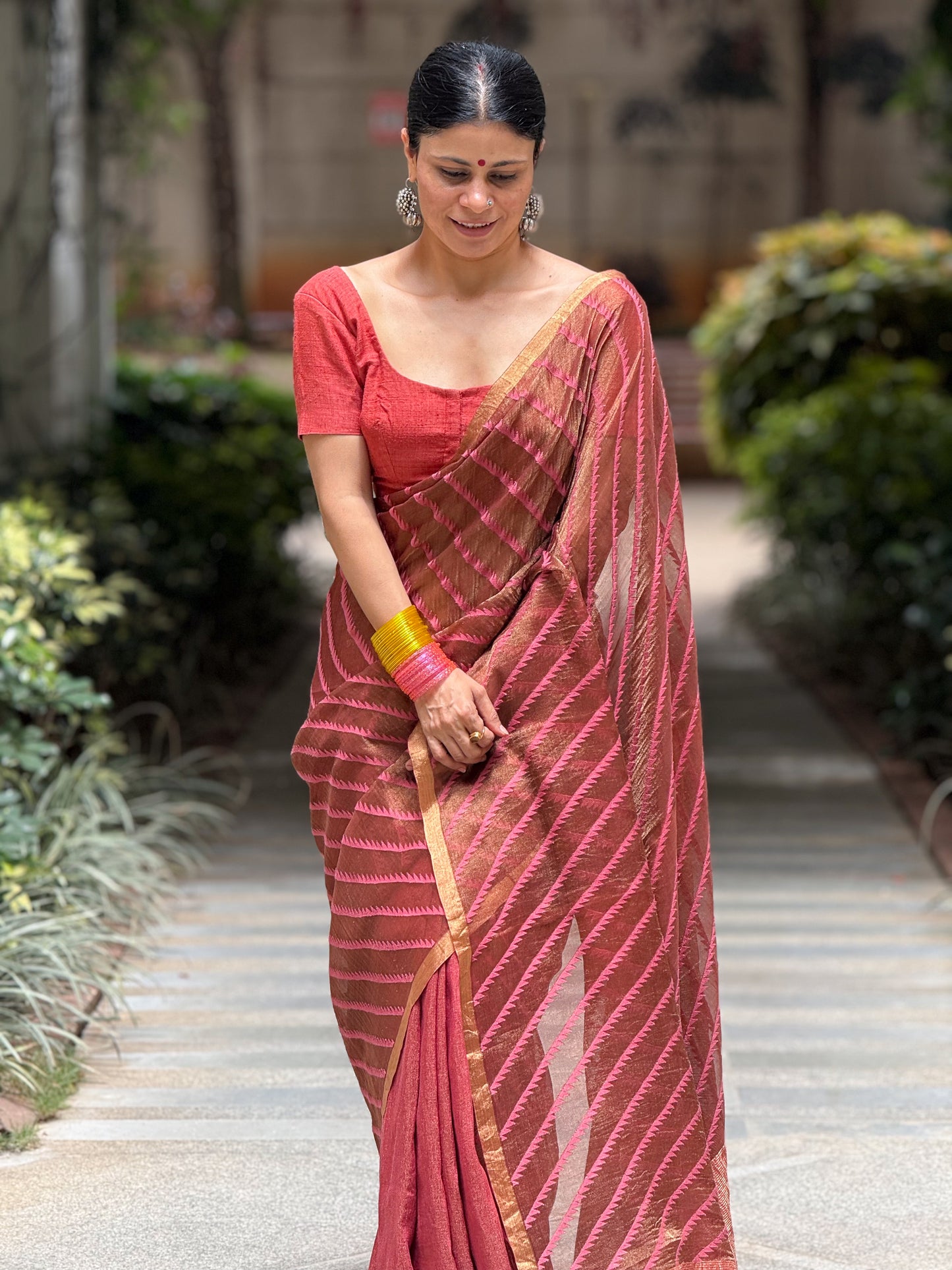 Handloom Linen Silk Metallic Saree With Woven Motifs In Tissue Silk Pallu.