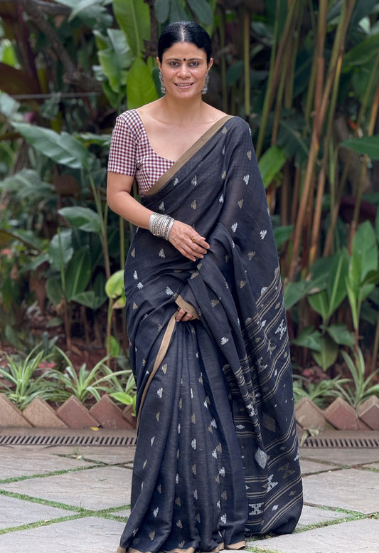 Handloom Linen Jamdani Saree.