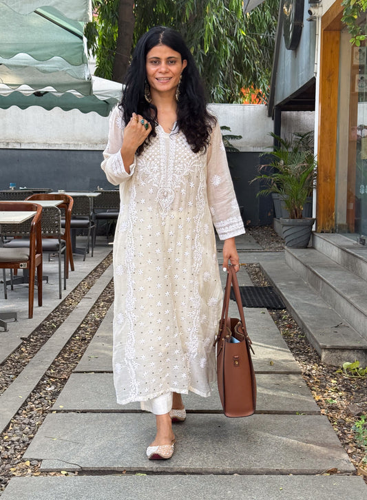 Handloom Muslin And Hand Embroidered Chikankari Mukaish Work Kurta with Lining