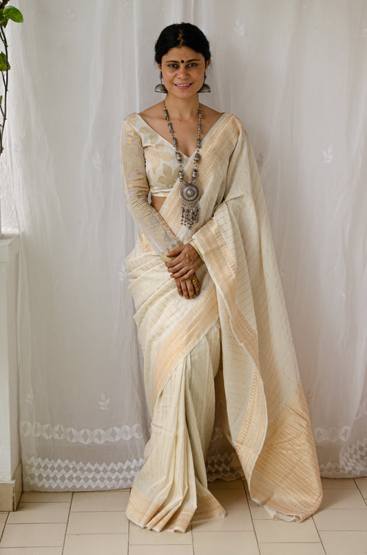 Cream Colour Handwoven Kadwa Cotton Zari Banarasi Saree.