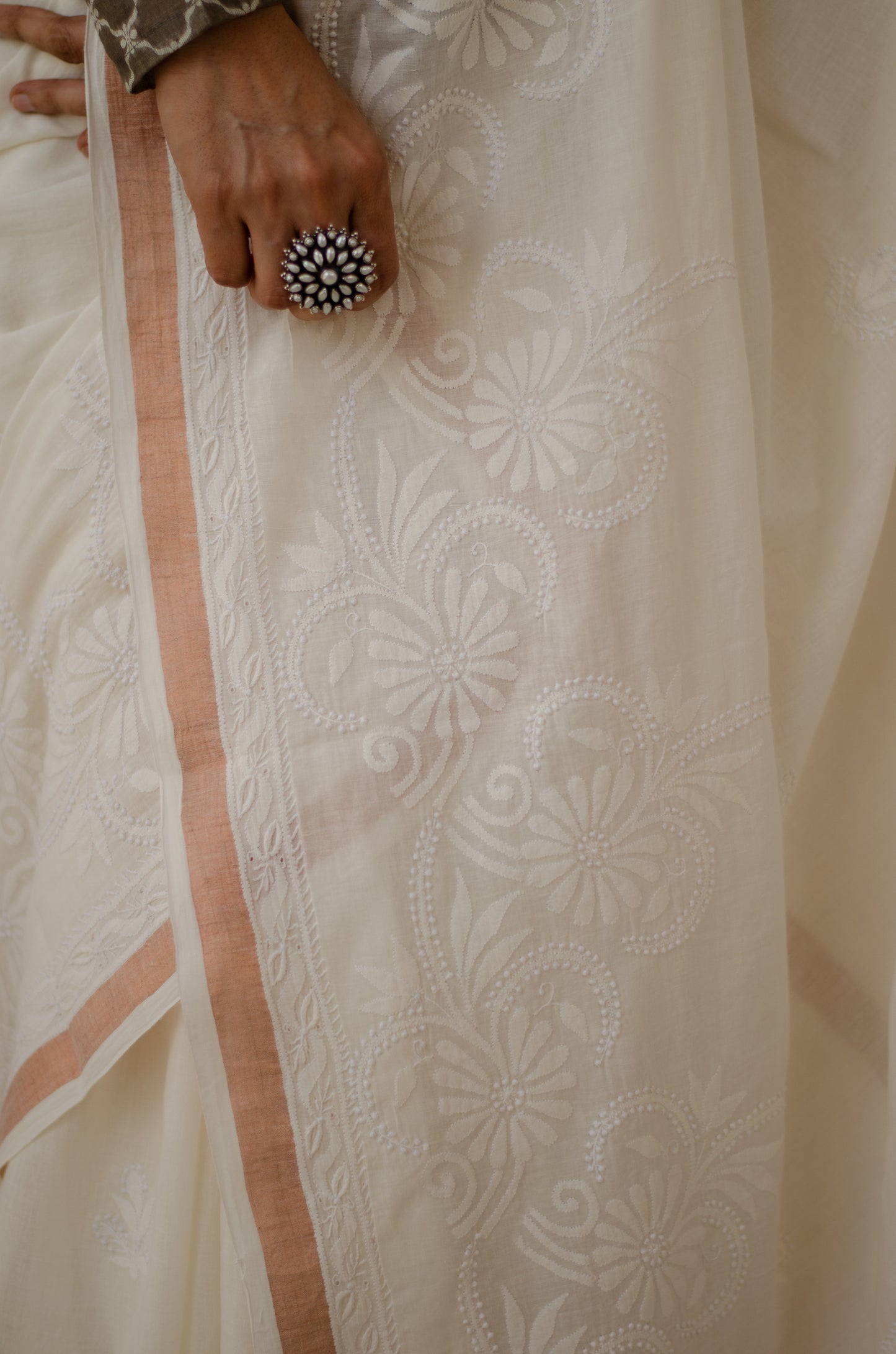 Handloom & Handembroidered Muslin Cotton Chikankari Saree