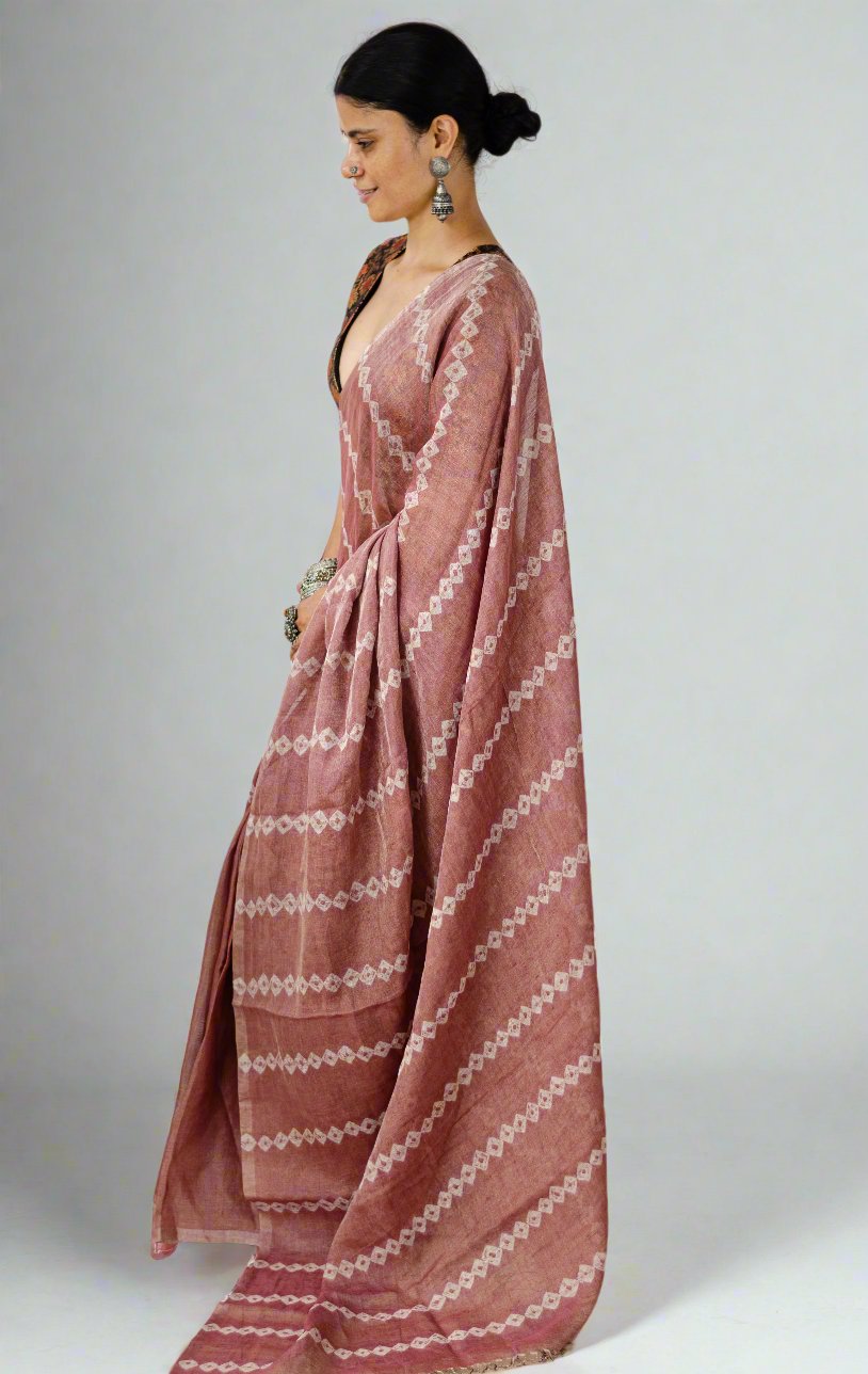 Magenta Colour Natural Dyed Handmade Arashi Shibori Metallic Linen Saree.