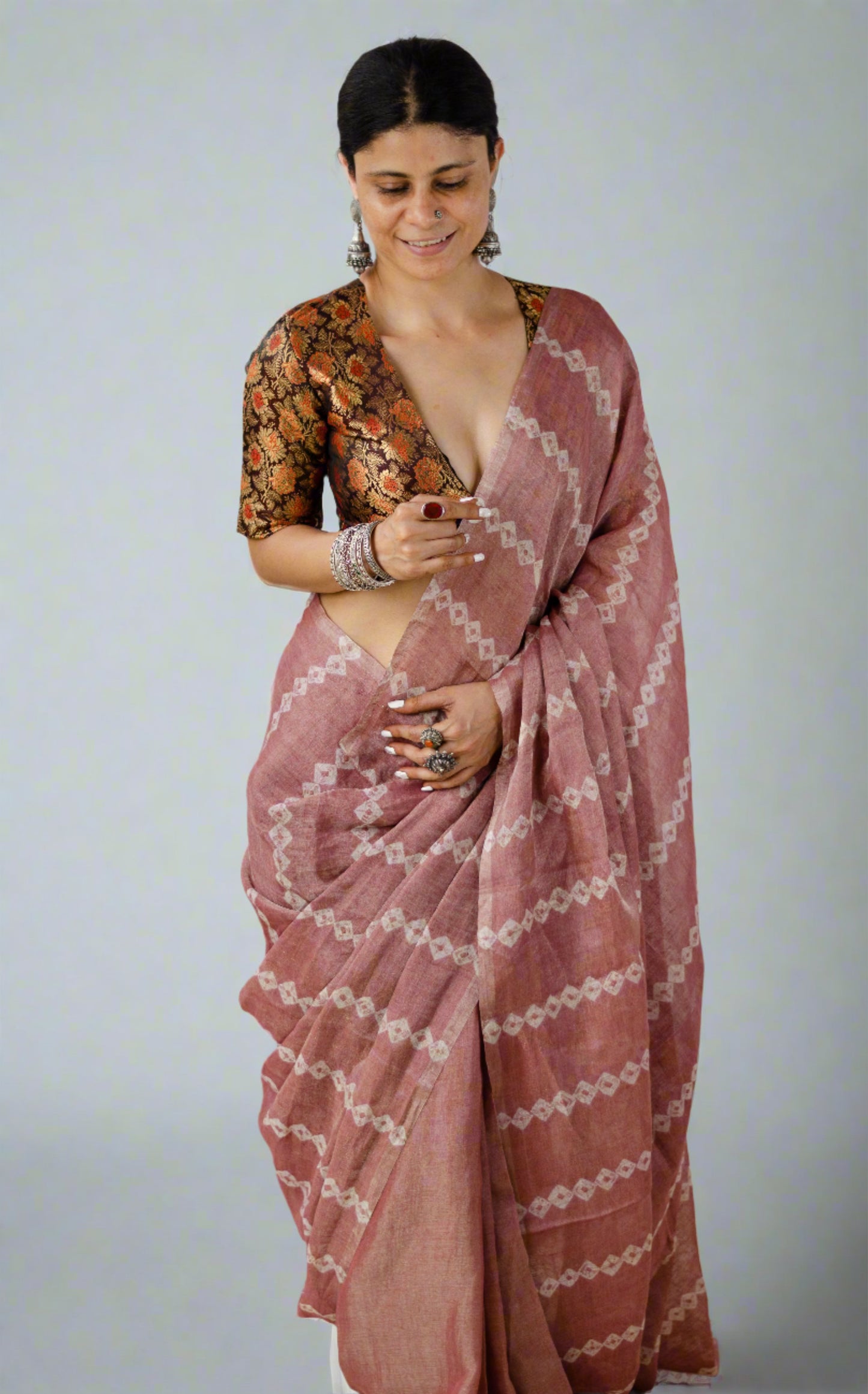 Magenta Colour Natural Dyed Handmade Arashi Shibori Metallic Linen Saree.