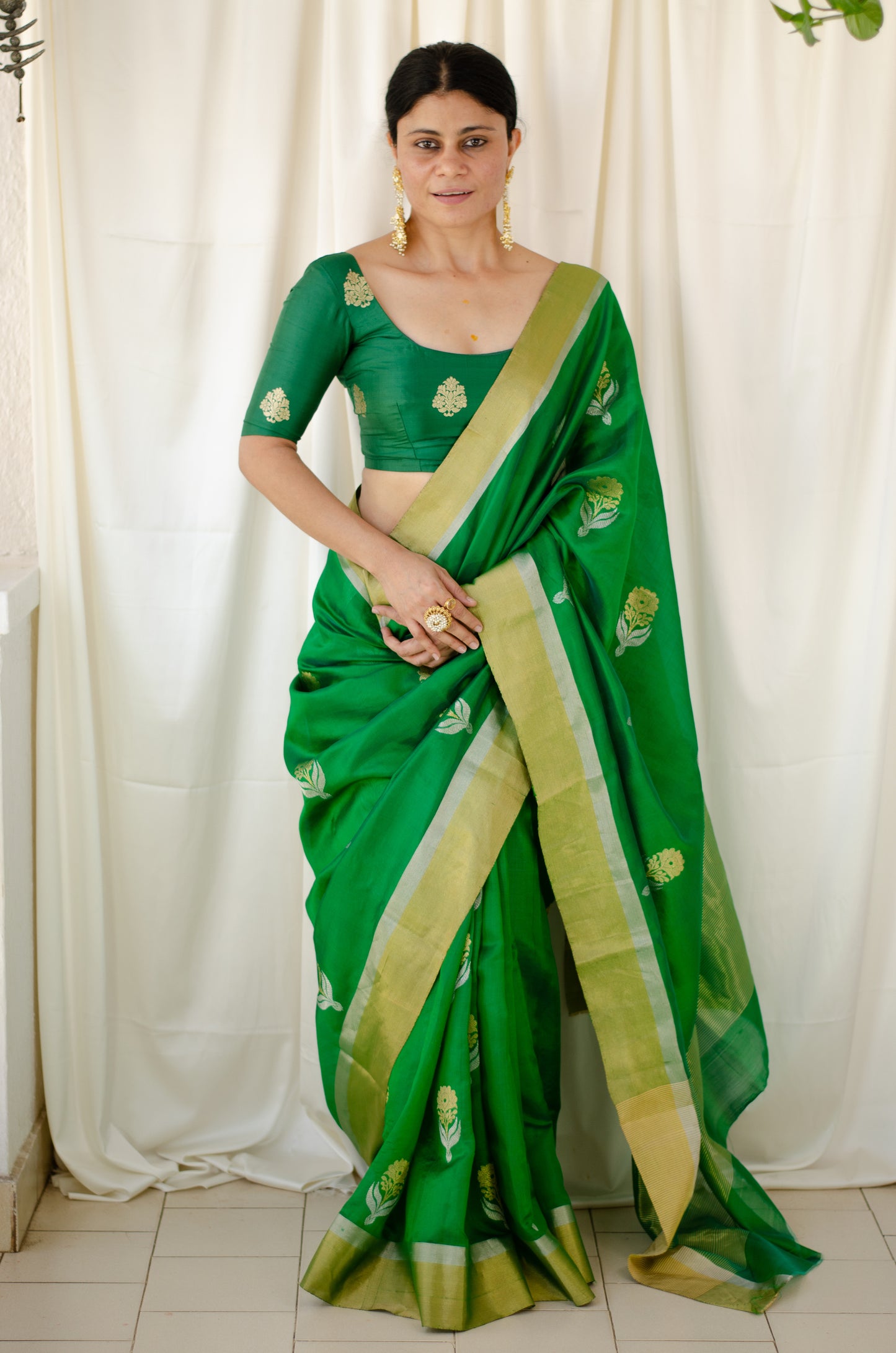 Green Colour Handloom Chanderi Pattu Silk Sare with motifs.