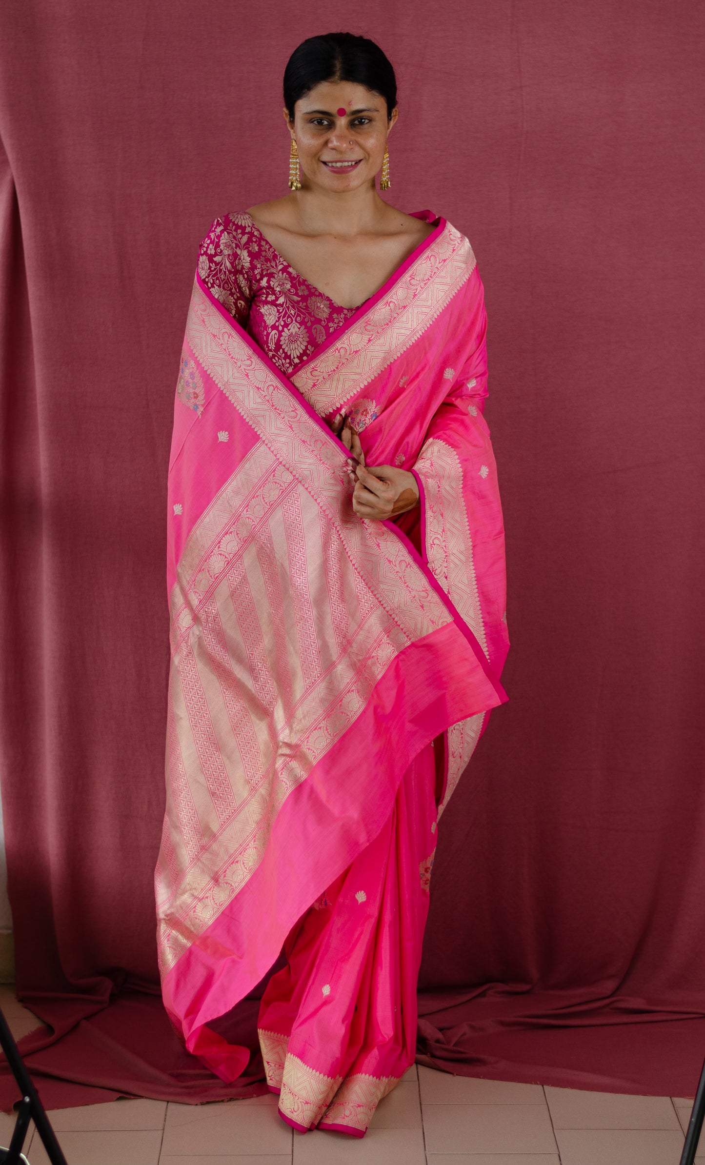 Baby Pink  with silver Texture Colour Handwoven Kadwa Katan Silk Banarasi Saree