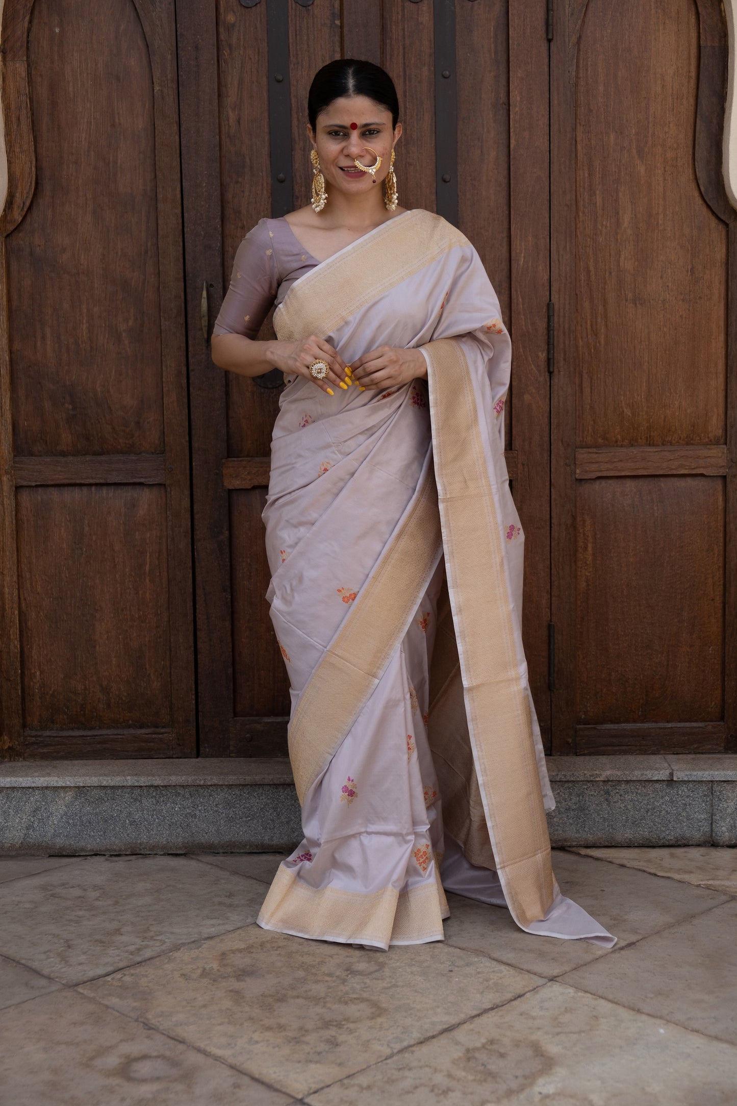Grayish Pink Colour Handwoven Kadwa Katan Silk Banarasi Saree