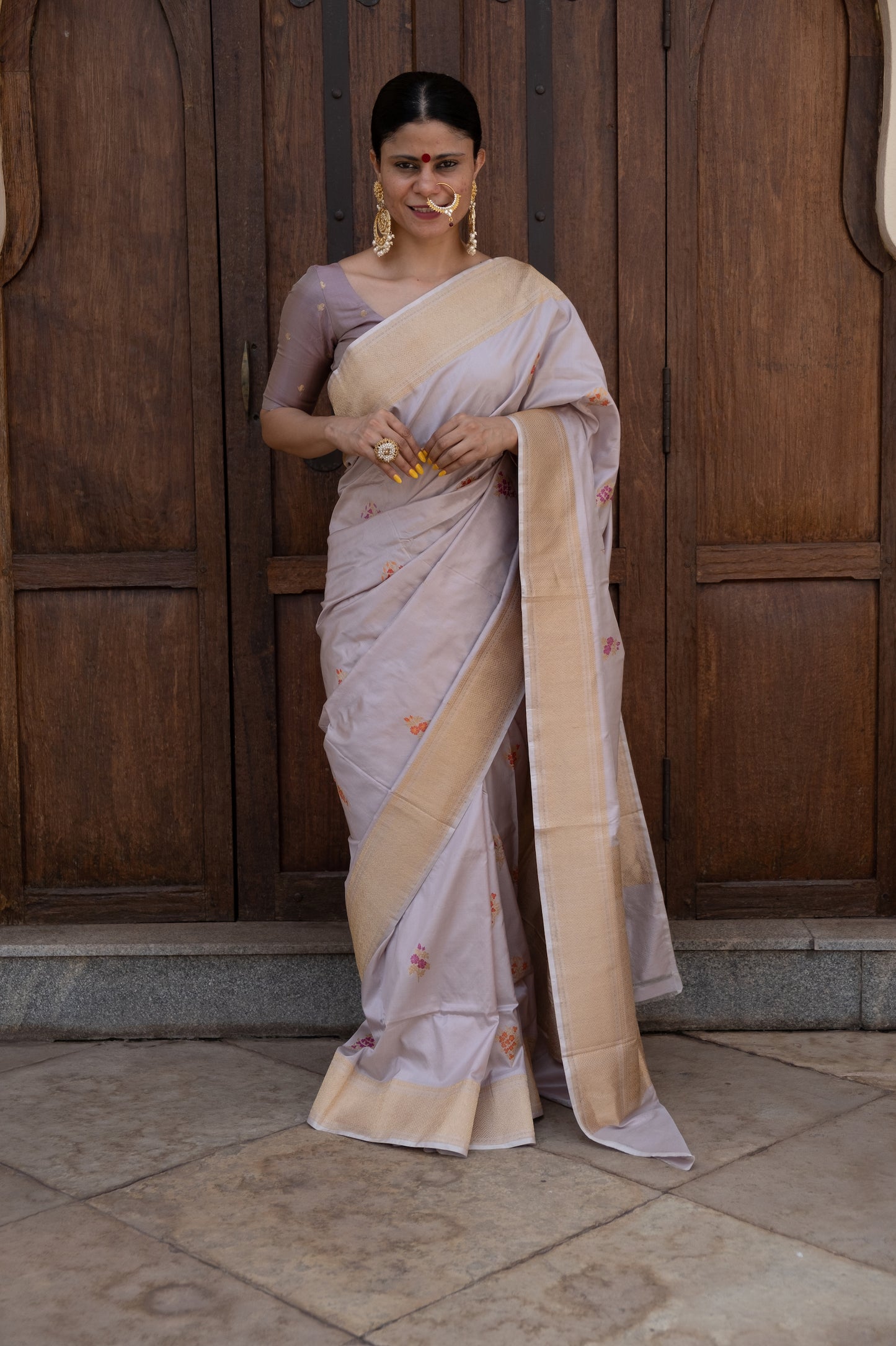 Grayish Pink Colour Handwoven Kadwa Katan Silk Banarasi Saree