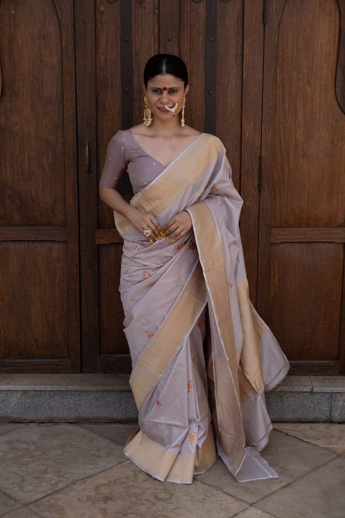 Grayish Pink Colour Handwoven Kadwa Katan Silk Banarasi Saree