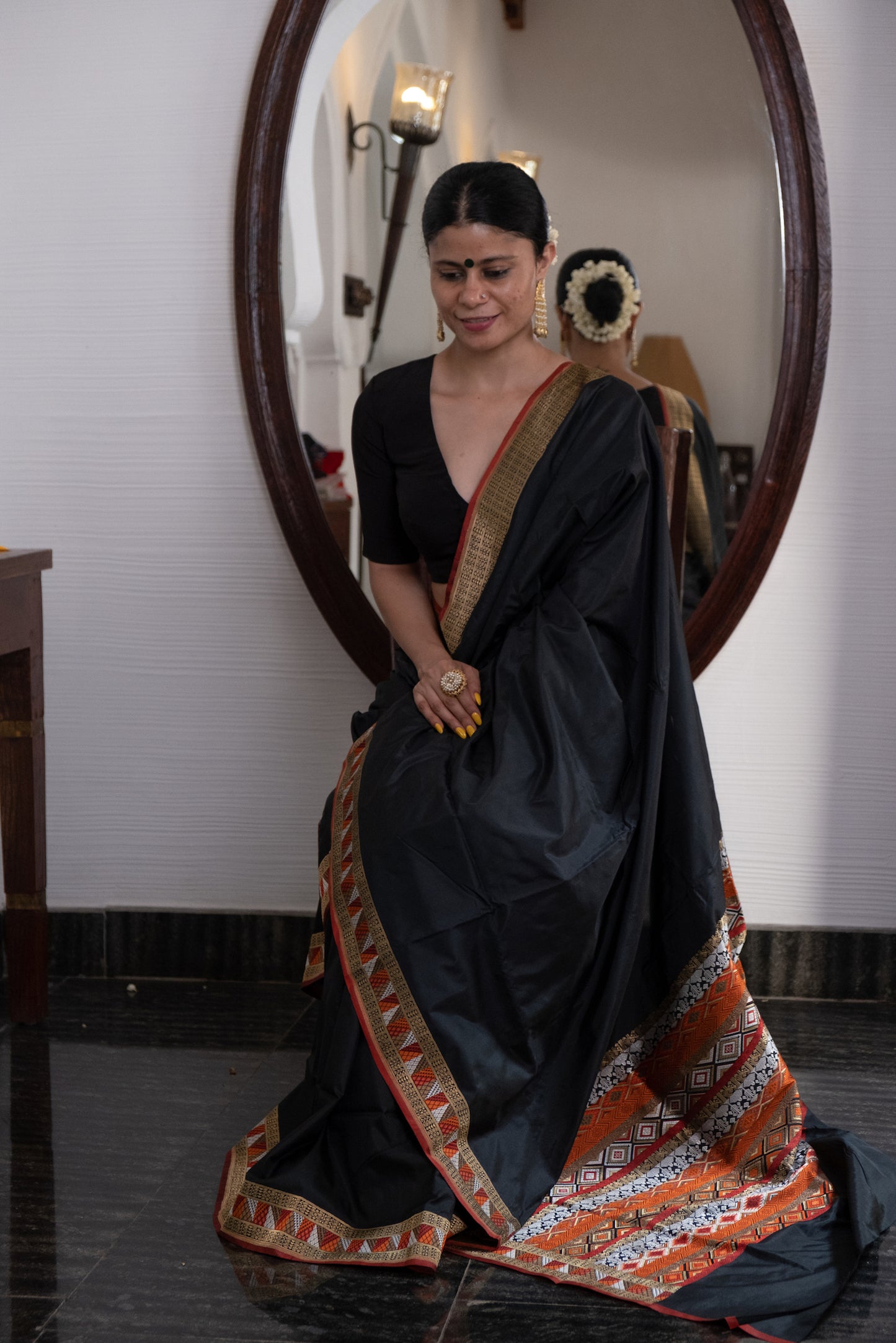 Black colour Texture Colour Handwoven Double Weaving Kadwa Katan Silk Banarasi Saree