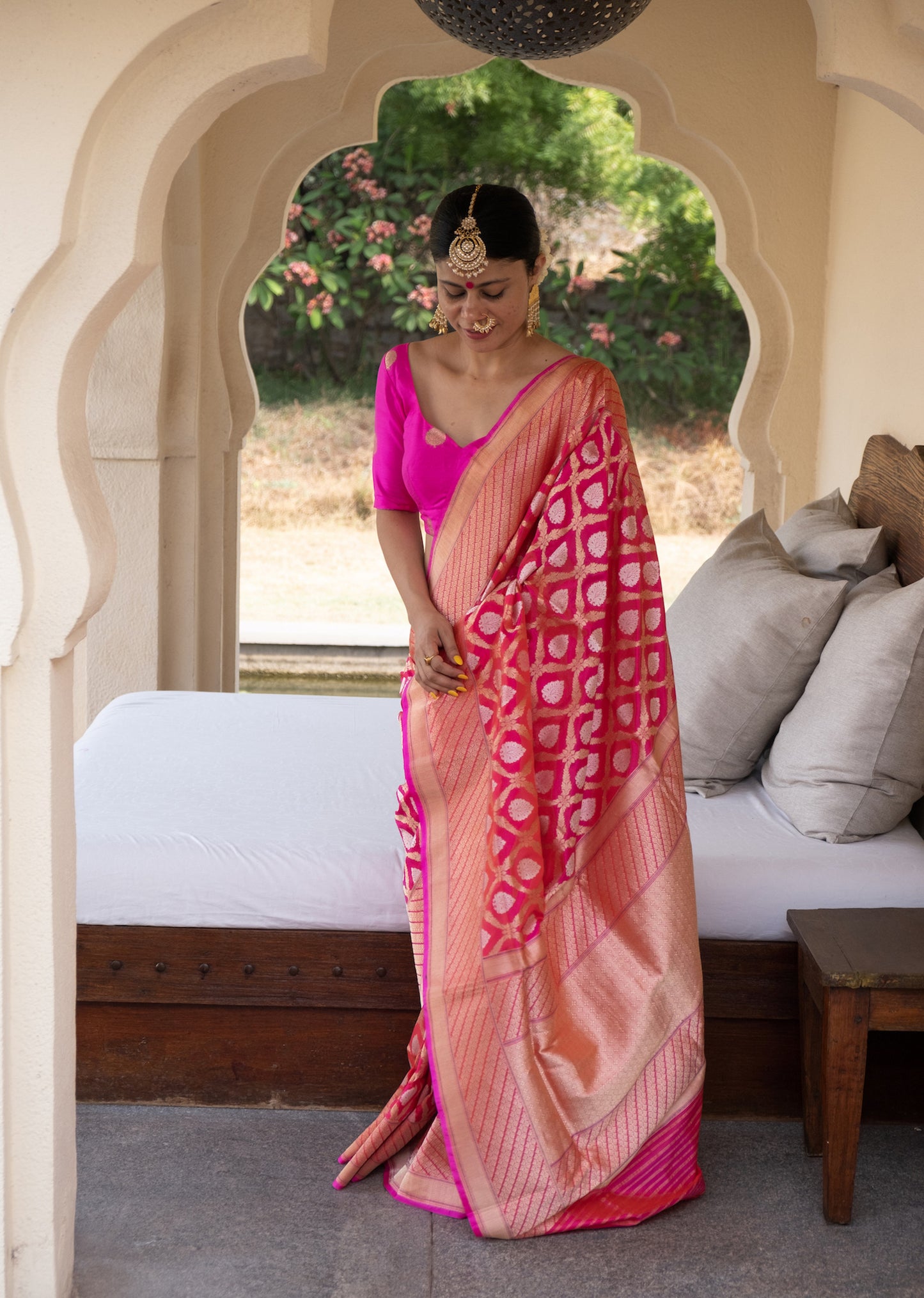 Deep pink Colour Handwoven Kadwa Katan Silk Banarasi Saree