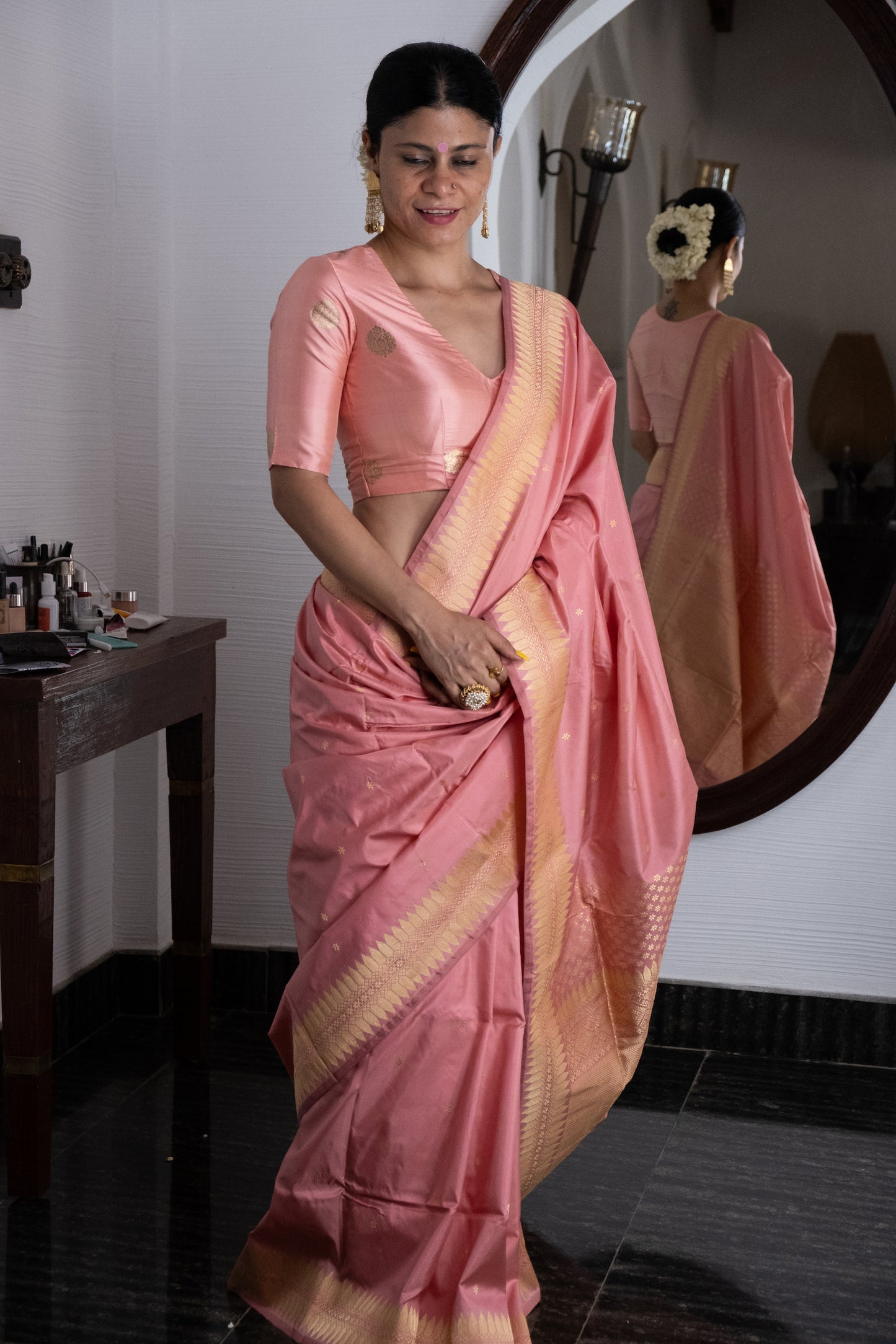 Salmon Pink Colour Handwoven Kadwa Katan Silk Banarasi Saree