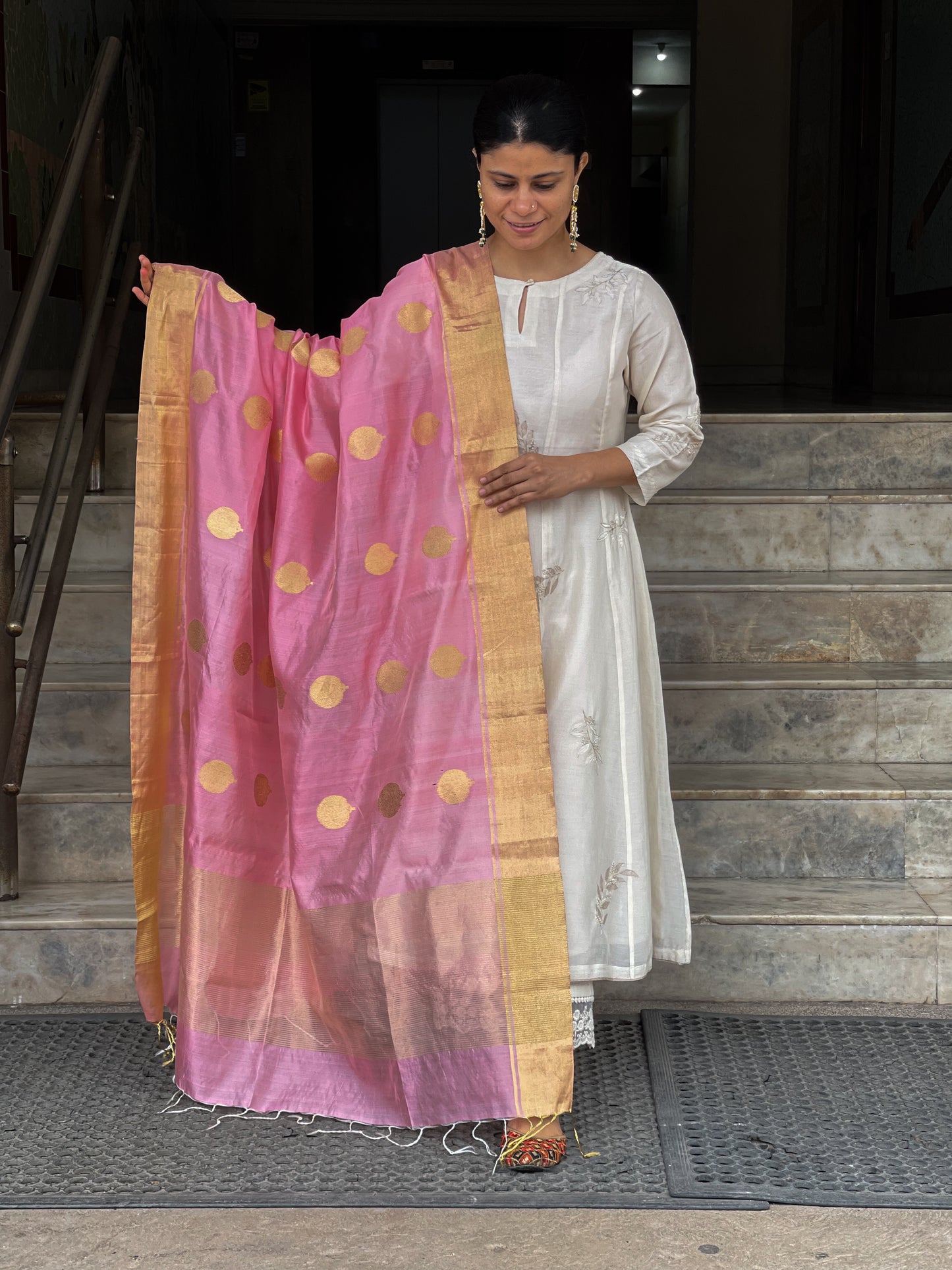 Handloom Chanderi Silk Dupatta with jari motifs