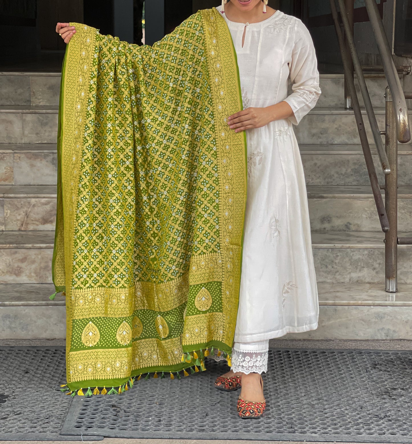 Handloom & Handmade Georgette Banarasi Bandhini Silk Dupatta