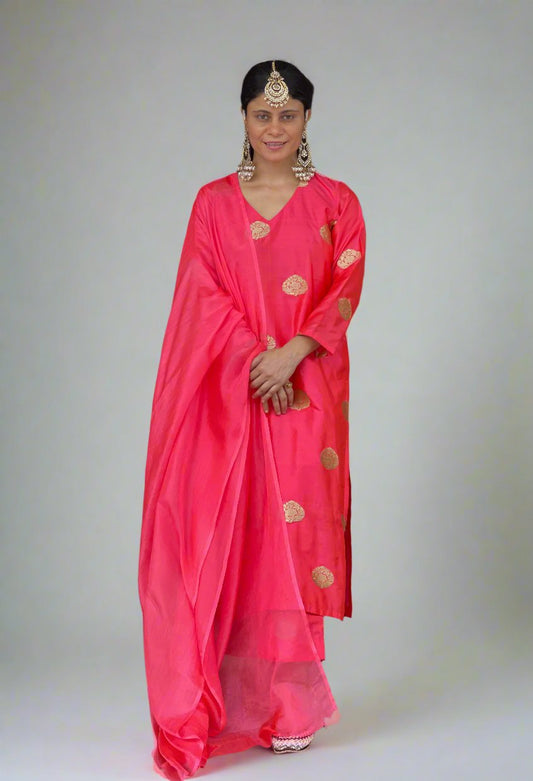Handloom Kadwa Katan Banarasi  Silk Kurta Set.